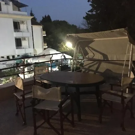 Holiday Rodopi فندق